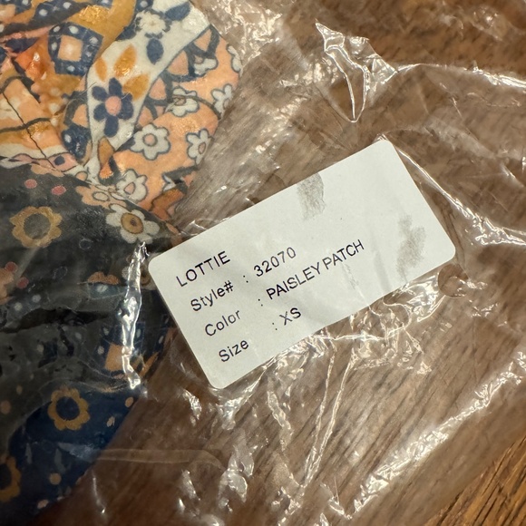 Aldan Aldaar Lottie Paisley Blouse in XS/S - Picture 3 of 6